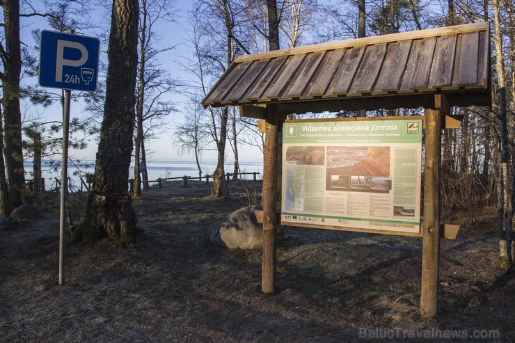 Veczemju klints ir krāšņākais sarkanā smilšakmens atsegums jūras piekrastē Latvijā 141038