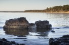 Veczemju klints ir krāšņākais sarkanā smilšakmens atsegums jūras piekrastē Latvijā 23