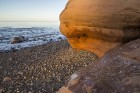 Veczemju klints ir krāšņākais sarkanā smilšakmens atsegums jūras piekrastē Latvijā 27