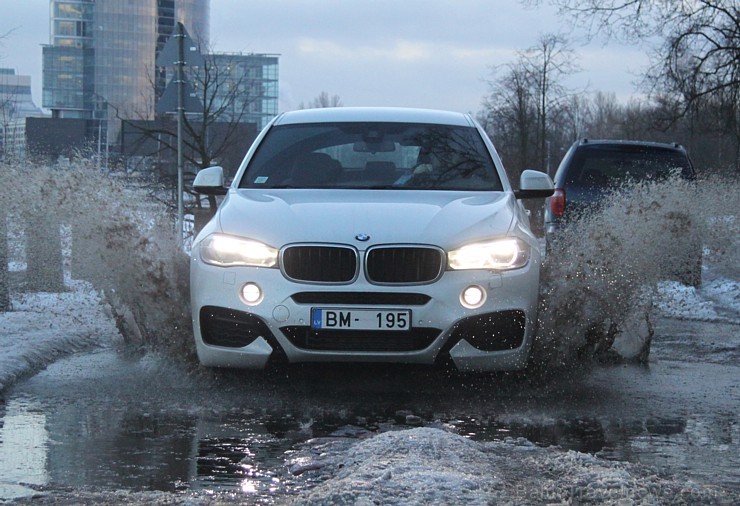 Travelnews.lv redakcija 15.01.2015 sadarbībā ar «Inchcape BM Auto» ceļo ar jauno BMW X6 Xdrive 3.0d pa Kurzemes ceļiem (Rīga) 141325