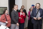 Čehijas vēstniecība dāvina valahu nacionālā tērpa galvassegu muzejam «Cepures pasaule» 14