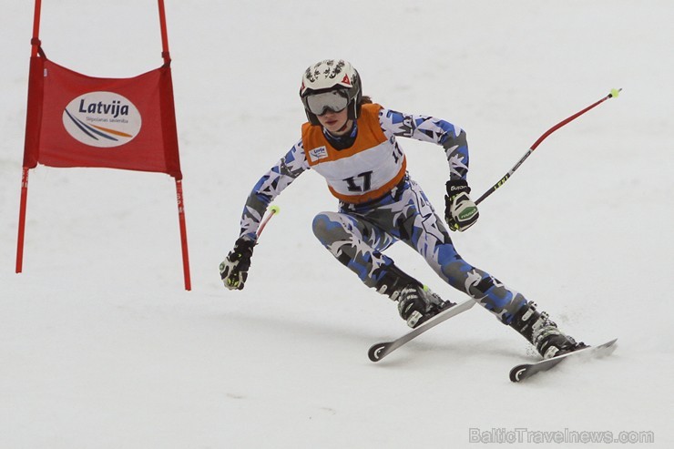 Latvijas kausa pirmais posms kalnu slēpošanā Siguldā pulcē labākos Baltijas sportistus 141975