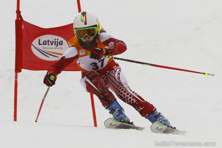 Latvijas kausa pirmais posms kalnu slēpošanā Siguldā pulcē labākos Baltijas sportistus 141992