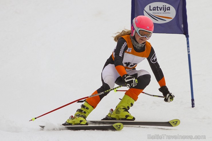 Latvijas kausa pirmais posms kalnu slēpošanā Siguldā pulcē labākos Baltijas sportistus 142000