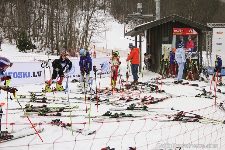 Latvijas kausa pirmais posms kalnu slēpošanā Siguldā pulcē labākos Baltijas sportistus 142007