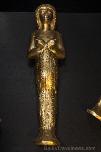 Galerijā «Centrs» atklāta Ēģiptes faraona Tutanhamona dārgumu izstāde 142850