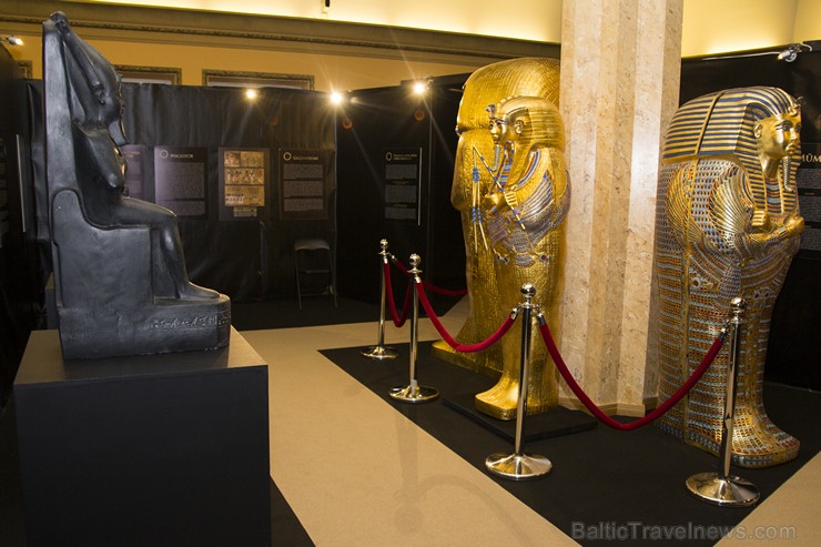 Galerijā «Centrs» atklāta Ēģiptes faraona Tutanhamona dārgumu izstāde 142858
