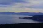 Rīno apkārtnē ir Tahoe Lake jeb slavenākais ezers visā ASV. Ezers savu popularitāti ieguvis pateicoties Holivudai un gleznainajai apkārtnei 13