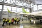 Ēnu dienā airBaltic ikdienas darbu iepazīst 50 skolēni 13