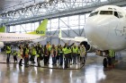 Ēnu dienā airBaltic ikdienas darbu iepazīst 50 skolēni 20