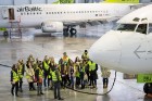 Ēnu dienā airBaltic ikdienas darbu iepazīst 50 skolēni 24
