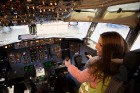 Ēnu dienā airBaltic ikdienas darbu iepazīst 50 skolēni 35