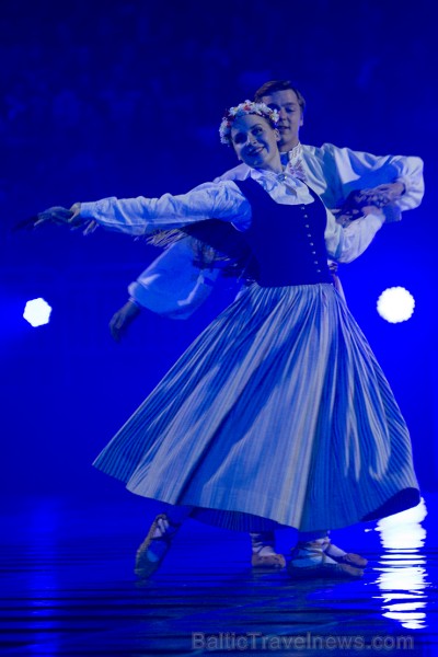 Arēnā Rīga ar grandiozu koncertu tiek atzīmēta deju grupas «Dzirnas» 30 gadu jubileja 143111