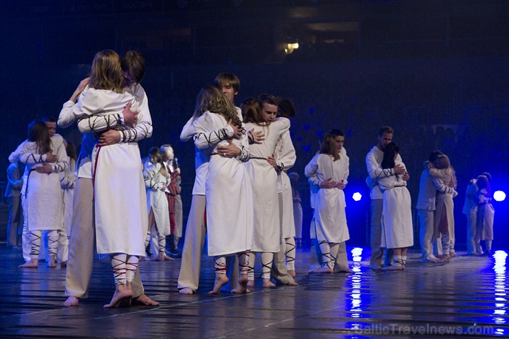 Arēnā Rīga ar grandiozu koncertu tiek atzīmēta deju grupas «Dzirnas» 30 gadu jubileja 143121