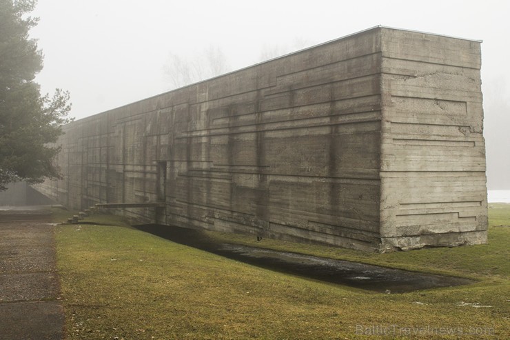 Salaspils Memoriālais ansamblis ir viens no lielākajiem pieminekļu kompleksiem fašisma upuru piemiņai Eiropā