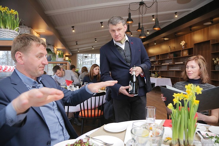 Mārupē 7.03.2015 ir atvēries jauns ģimenes restorāns «Hercogs» - www.hercogsm.lv. Foto: Rojs Maizītis Mārupē 7.03.2015 ir atvēries jauns ģimenes restorāns «Hercogs» - www.hercogsm.lv. Foto: Rojs Maizītis 144551