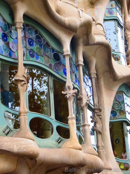 Izjūti arhitekta Antorio Gaudi veidotās Casa Battló mājas neordināru atmosfēru. Vairāk informācijas: www.catalunya.com 144623