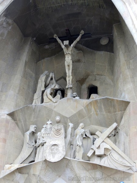 Atklāj, ko slēpj Svētās Ģimenes baznīcas (Sagrada Família) greznas vitrāžas www.sagradafamilia.cat 144987