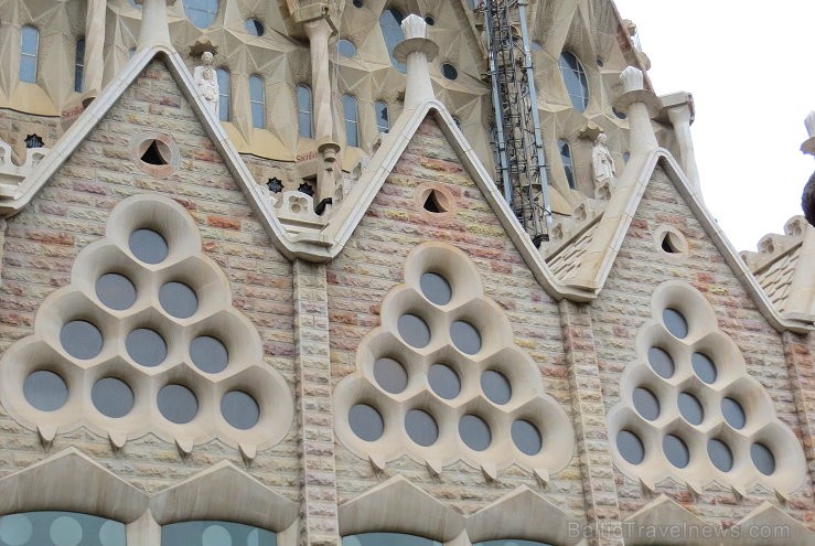 Atklāj, ko slēpj Svētās Ģimenes baznīcas (Sagrada Família) greznas vitrāžas www.sagradafamilia.cat 144988