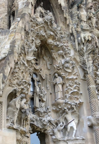 Atklāj, ko slēpj Svētās Ģimenes baznīcas (Sagrada Família) greznas vitrāžas www.sagradafamilia.cat 144989