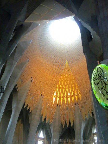 Atklāj, ko slēpj Svētās Ģimenes baznīcas (Sagrada Família) greznas vitrāžas www.sagradafamilia.cat 145002