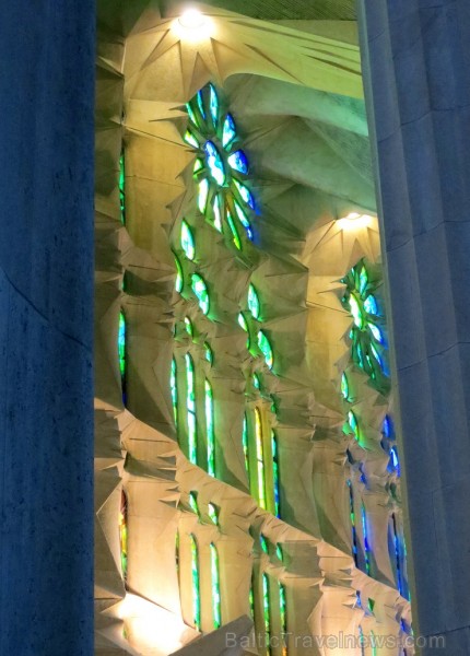 Atklāj, ko slēpj Svētās Ģimenes baznīcas (Sagrada Família) greznas vitrāžas www.sagradafamilia.cat 145004