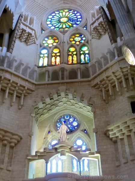 Atklāj, ko slēpj Svētās Ģimenes baznīcas (Sagrada Família) greznas vitrāžas www.sagradafamilia.cat 145005