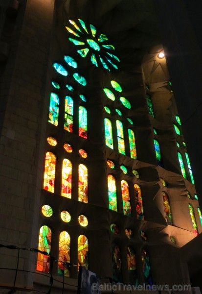 Atklāj, ko slēpj Svētās Ģimenes baznīcas (Sagrada Família) greznas vitrāžas www.sagradafamilia.cat 145006
