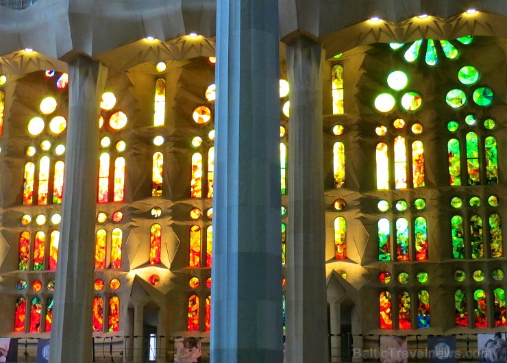 Atklāj, ko slēpj Svētās Ģimenes baznīcas (Sagrada Família) greznas vitrāžas www.sagradafamilia.cat 145007