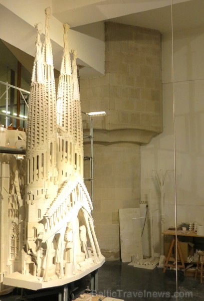 Atklāj, ko slēpj Svētās Ģimenes baznīcas (Sagrada Família) greznas vitrāžas www.sagradafamilia.cat 145017
