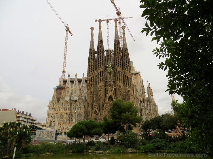 Atklāj, ko slēpj Svētās Ģimenes baznīcas (Sagrada Família) greznas vitrāžas www.sagradafamilia.cat 145022