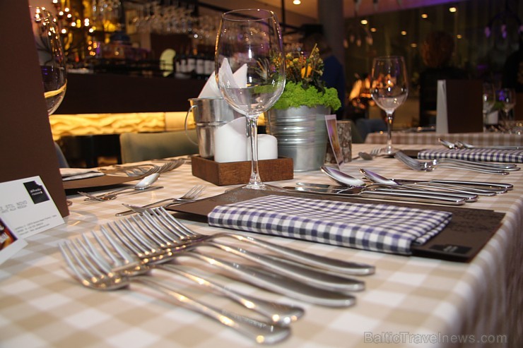 Rīgas restorāns «Melnā bite»  piedāvāja 18/19.03.2015 vakariņas ar Michelin zvaigznes pavāru Alfredo Russo no Itālijas 145340