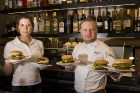 Ar akciju «Bezmaksas burgers» atklāj jauno Optibet Sporta bāru «Barona 108» 11