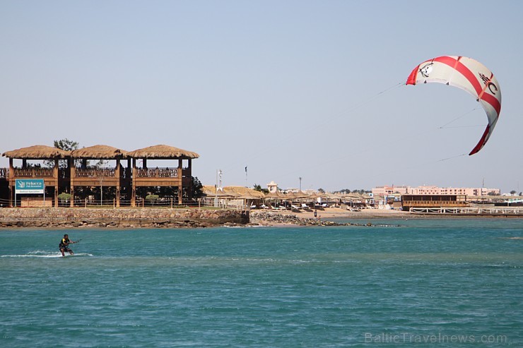 Travelnews.lv iepazīst Hurgadas viesnīcas «Sentido Mamlouk Palace» pludmali 146287