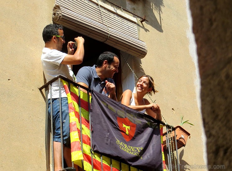 Katalonijas kasteljeri pārsteidz tūristus ar cilvēku torņiem 146739
