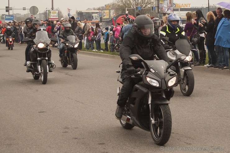 Ar tradicionālo motociklu parādi atklāj 2015. gada motosezonu 147402