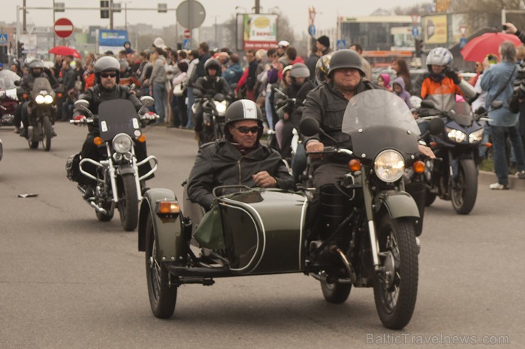 Ar tradicionālo motociklu parādi atklāj 2015. gada motosezonu 147459