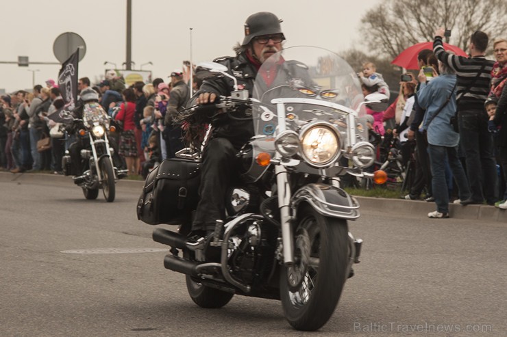 Ar tradicionālo motociklu parādi atklāj 2015. gada motosezonu 147475
