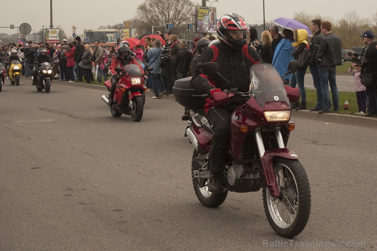 Ar tradicionālo motociklu parādi atklāj 2015. gada motosezonu 147608