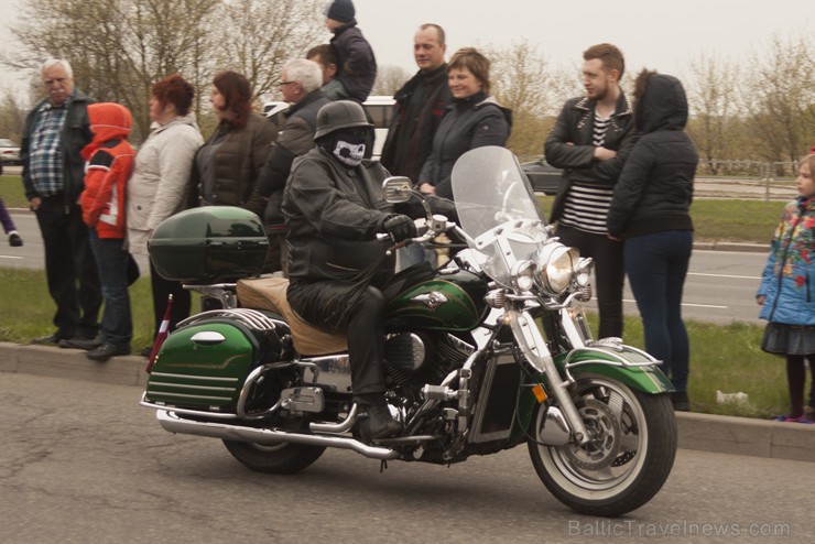 Ar tradicionālo motociklu parādi atklāj 2015. gada motosezonu 147612