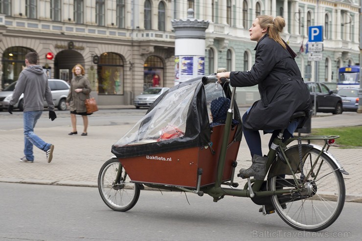 Pirmais Rīgas pasažieru un kravas velosipēdu salidojums pārsteidz rīdziniekus un viesus 147675