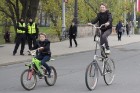 Pirmais Rīgas pasažieru un kravas velosipēdu salidojums pārsteidz rīdziniekus un viesus 19