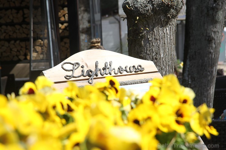 Restorāns «Lighthouse» ir viena no mājīgākajām atpūtas vietām Jūrmalā, kas piedāvā gardas maltītes uz tūristu iecienītās Jomas ielas. Informācijai: ww 148314