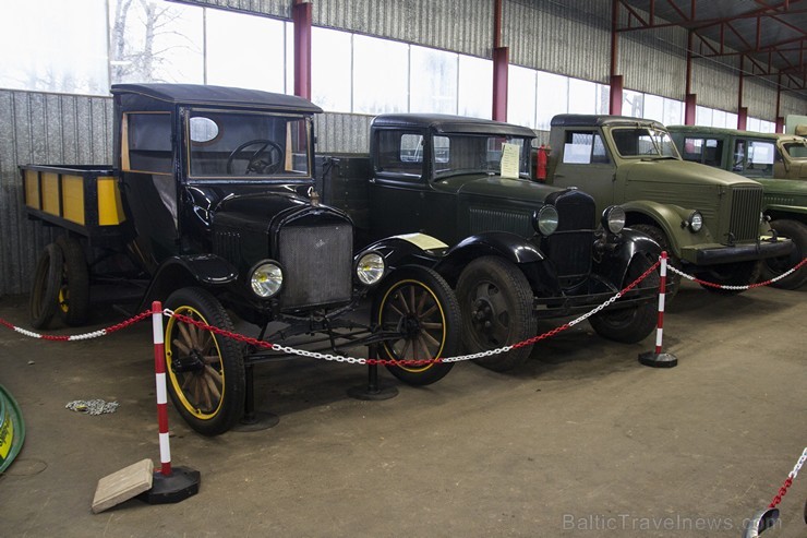 Uzvaras mašīnu muzejā apskatāma viena no lielākajām Latvijā esošajām lauksaimniecības traktoru kolekcijām 148725