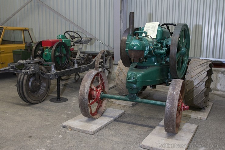 Uzvaras mašīnu muzejā apskatāma viena no lielākajām Latvijā esošajām lauksaimniecības traktoru kolekcijām 148737
