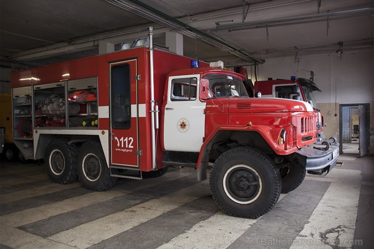 ZIL - 131 ugunsdzēsības auto, kuru sānu durvju dēļ ugunsdzēsēji iesaukuši par tramvaju 149101