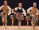 Bērnu deju studija «Pīlādzītis» un TDA Ogre sparīgi dejo Ogres kultūras centrā 5