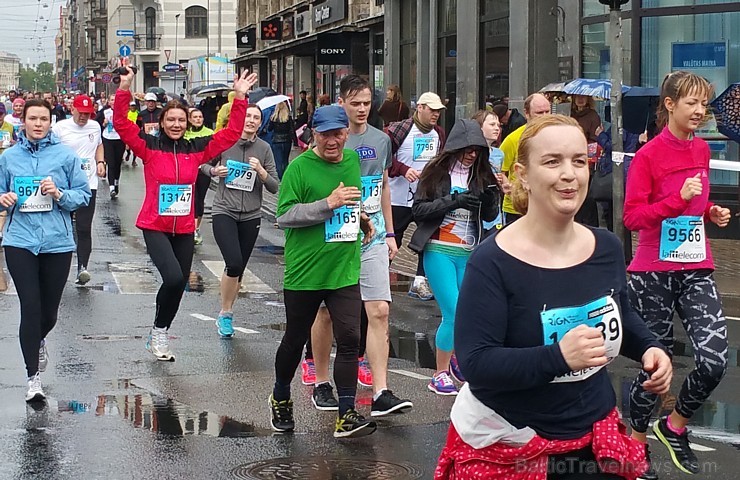 Rīga skrien tautas klases 5km un 10km «Lattelecom Rīgas maratons 2015» distances 149542