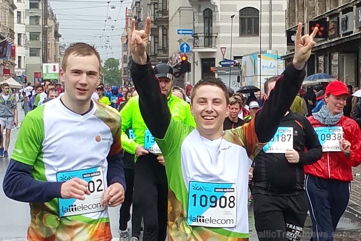 Rīga skrien tautas klases 5km un 10km «Lattelecom Rīgas maratons 2015» distances 149543