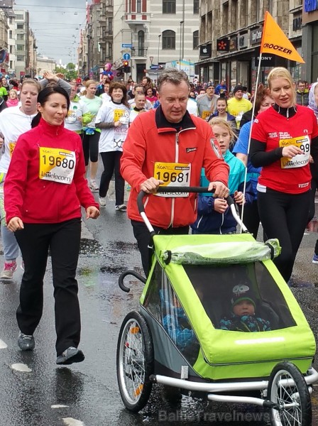 Rīga skrien tautas klases 5km un 10km «Lattelecom Rīgas maratons 2015» distances 149552
